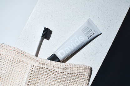Davids premium toothpaste / charcoal+peppermint