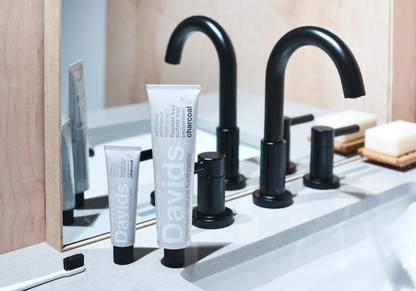 Davids premium toothpaste / charcoal+peppermint