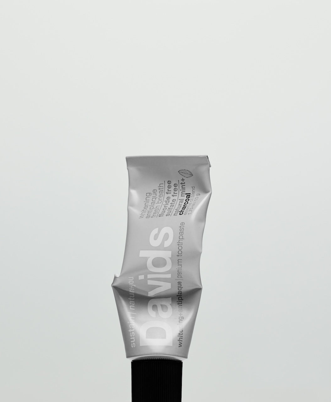 Davids premium toothpaste / charcoal+peppermint