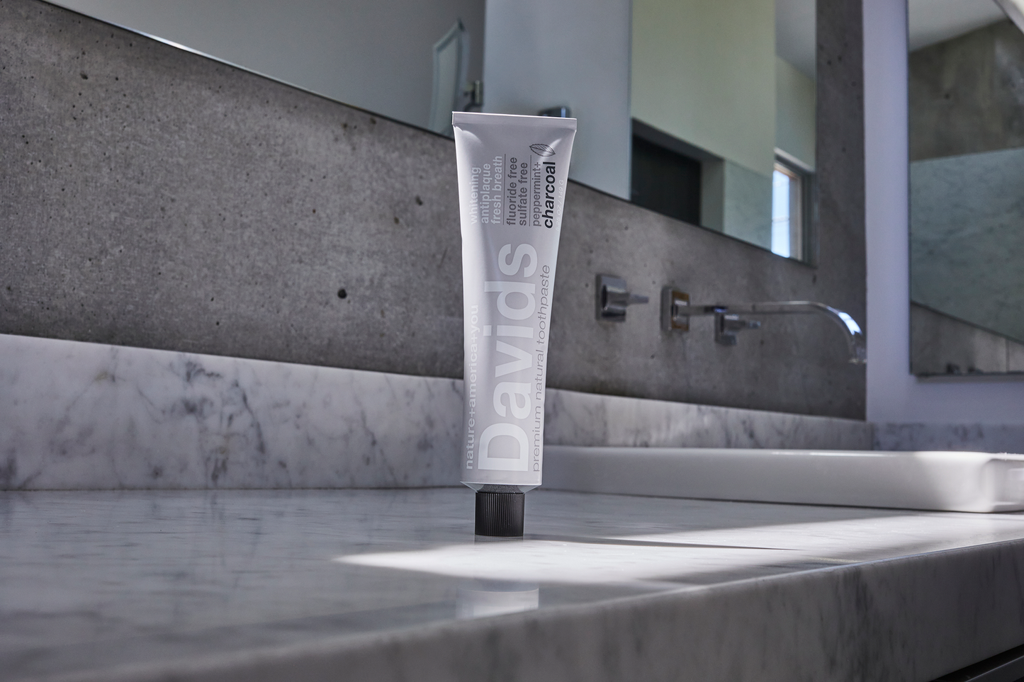Davids premium toothpaste / charcoal+peppermint